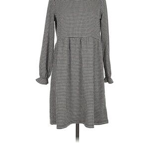 Button back Black and White Houndstooth Dress